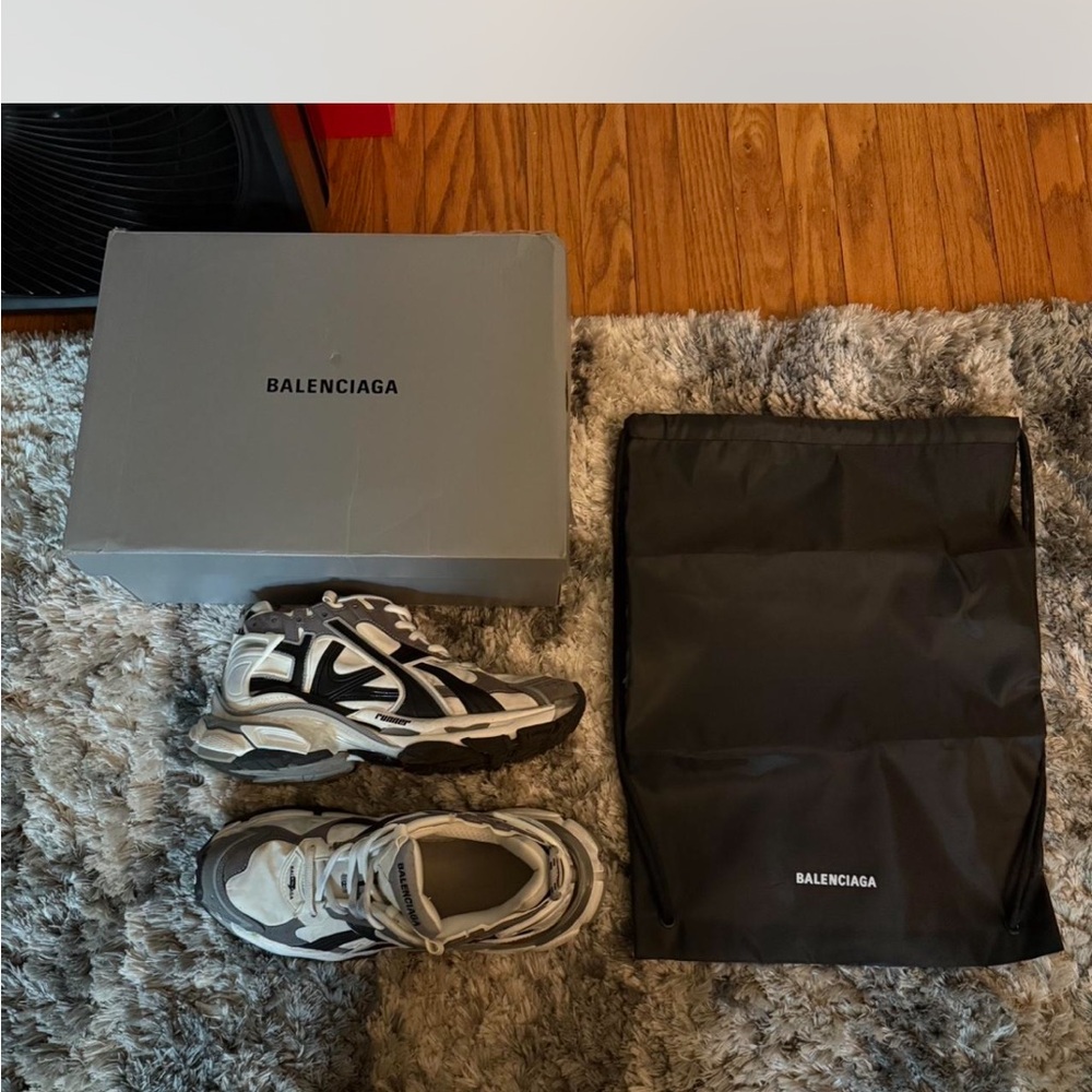 Balenciaga runners “Worn out”